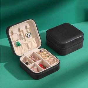 NWT - Travel Jewelry Case